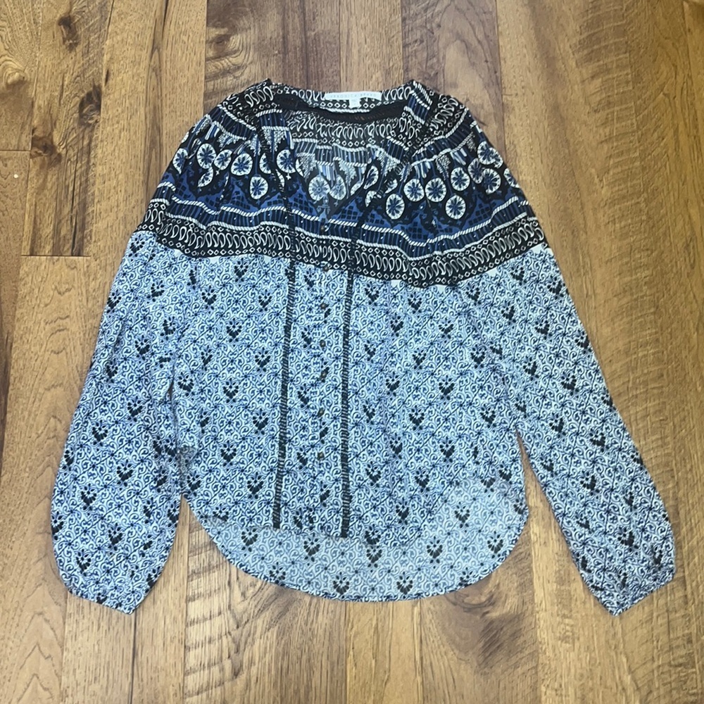 Veronica Beard Woman’s Blue Printed Silk Top Size 4